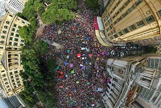 A PRIMAVERA FEMINISTA E ANTIFASCISTA DO #ELENÃO — Assista ao documentário sobre uma das maiores…