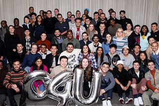 Large group photo of volunteers.