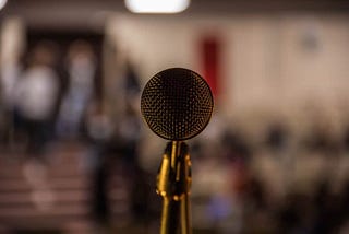 7 Public Speaking Lessons We Can Learn From Stand Up Comedians