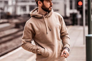 4 Tips for Wearing a Hoodie for Ultimate Style