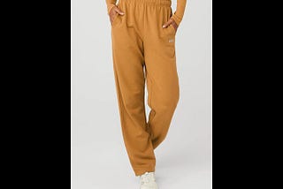 alo-yoga-accolade-straight-leg-sweatpants-toffee-1