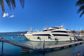 The Secret Investments of the Wealthy: How the Rich Build Fortunes While Others Miss Out