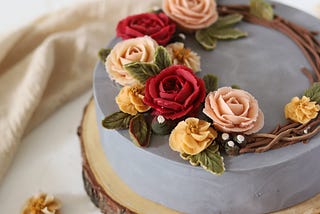 Why take cake decorating classes while you stay in Toronto?