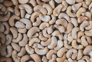 Eating 18 Cashews Everyday Will Do This To Your Body