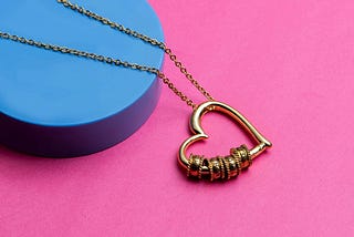 Is a Handmade Best Gift for Valentine Day to Girlfriend Better?