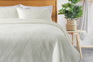 3-piece-reversible-ultra-lighweight-coverlet-premium-microfiber-quilt-set-ivory-queen-full-1