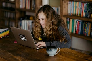 El desafío de la Inteligencia Artificial (IA) y los niños