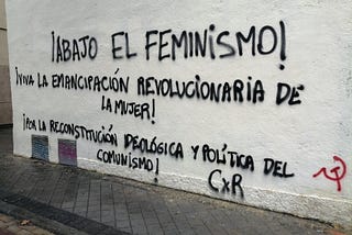 Oportunismo e feminismo: uma
breve história de um casamento contra — revolucionário