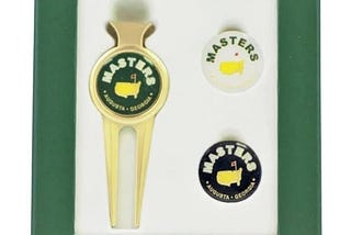 official-masters-divot-tool-with-two-extra-ball-markers-1