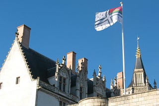 Château des Ducs de Bretagne and the Bretron flag