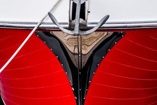 Gelcoat Finish vs. Marine Paint for Your Yacht’s Hull