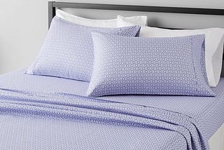 amazon-basics-lightweight-super-soft-easy-care-microfiber-4-piece-bed-sheet-set-with-14-deep-pockets-1