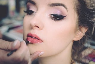 How You Can Use Reddit to Drive Traffic to Your Instagram as a Makeup Artist