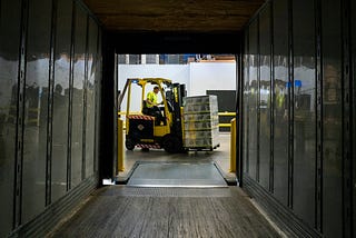 AI in Logistics: Optimizing Container Fill Rate with Computer Vision