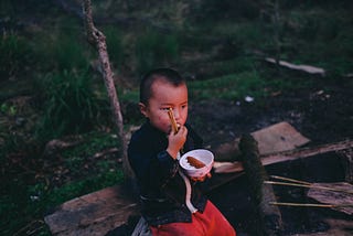 Baby-Led Weaning: Let your child self-feed from 6 months