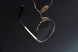 Eyeglasses Were Originally Used to Hiding the Judge’s Eye Expressions