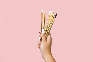 How to Stand Out in the Makeup Industry in 2023