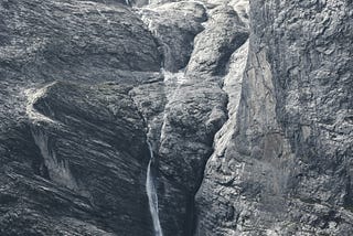 This Man Threw his Young Wife off a Cliff for Money
