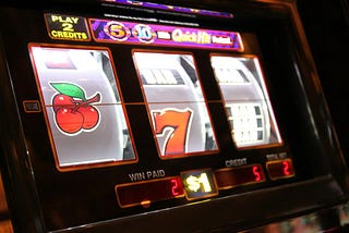 Monte Carlo Method by Simulating Slot Machine Outcomes with python