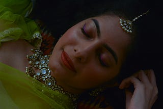 Do Indian Married Women Wear Sarees Without Underwear