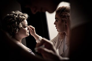 On-Site Makeup Services for Your Events: Preparation and Delivery Tips