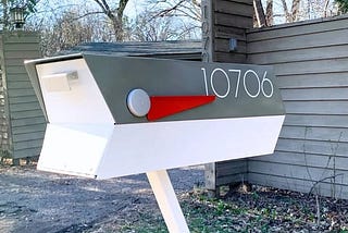 modbox-usa-modern-2-tone-post-mounted-mailbox-white-1