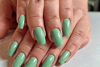 Light-Green-Nails-1