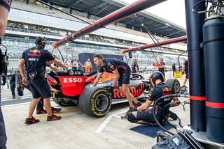 The Art of the Pit Stop — Unsung Heroes of Formula 1