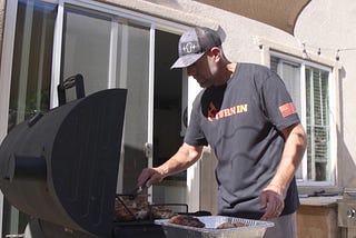 Pro Golfer Cooks for Community Amid Pandemic