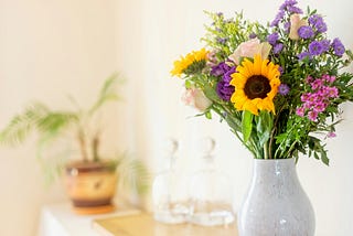 A Long List of Pretty Flower Vases to Buy (Because You’re Worth It)