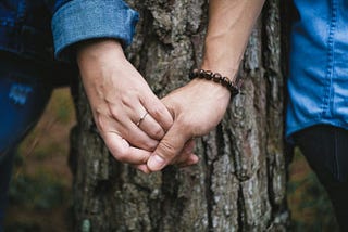 Look, No Holding Hands in This MLM Network Marketing Business