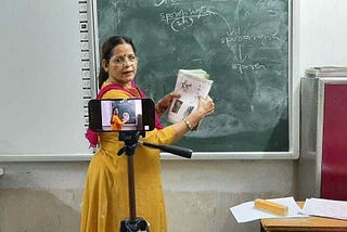 Simple steps to ease your way into online teaching