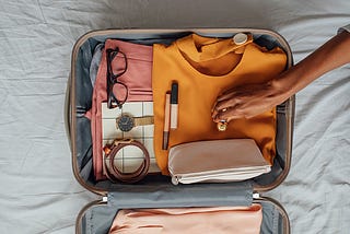 HOW TO PROPERLY PACK A SUITCASE(TRAVEL TIPS):
