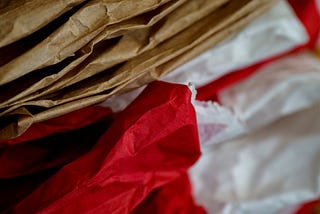 What are the Pros and Cons of Paper Bags, Plastic Bags, and Reusable Bags?