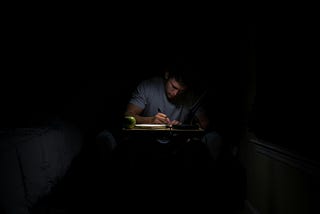 The Anti-Expert Guide: 7 Ordinary Skills That Create Extraordinary Content