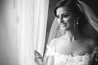 Bridal Hair and Makeup for Wedding Photoshoots: How to Look Your Best