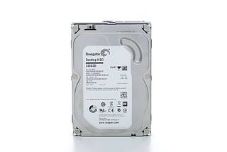 st2000dm001-seagate-2-tb-barracuda-3-5-sata-hard-drive-1