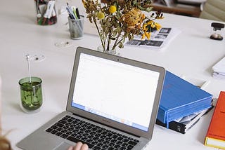 La postazione di lavoro da remoto di una assistente virtuale