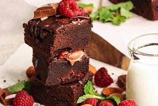 5 DELICIOUS WAYS TO JAZZ UP YOUR BROWNIES