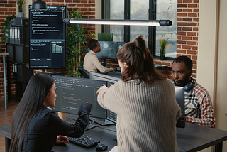 Managing a Software Development Team: 20 Best Practices in 2025