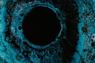 5 SIMPLE QUESTIONS // Black holes