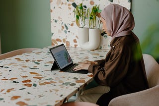 Do Less, do Better, Know Why: 4 Practical Lessons From A Lazy Productivity Master