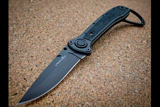 Benchmade-Hk-Axis-1