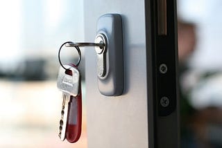 A LOOK INSIDE YOUR TRANSPONDER CAR KEY: HOW DOES IT WORK?