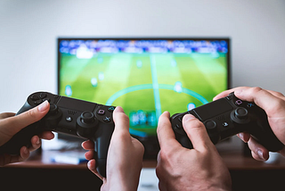 How Play To Earn is Redefining the Gaming Industry