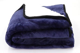 Reversible Heated Blanket for 12V Car Outlets | Image