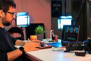 This YouTuber Makes $100k per Month Selling Notion Templates