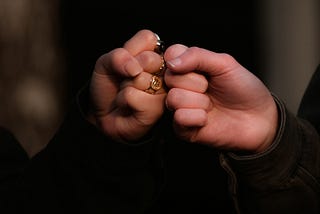 Halâ Arkadaş Mıyız?