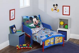 disney-4-piece-mickey-mouse-having-fun-toddler-bedding-set-red-1