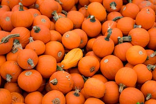 Robust Covariance for Anomaly Detection